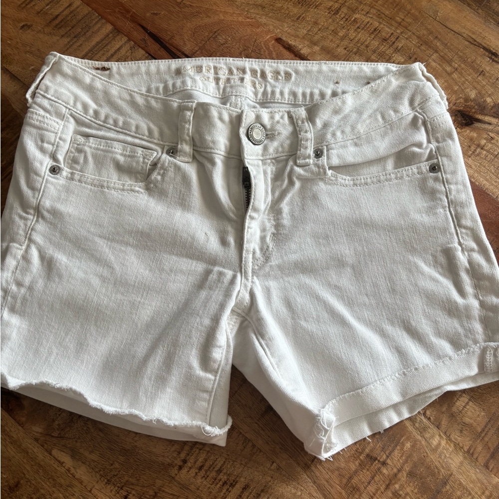 White Women's Denim Shorts - Classic Five-Pocket Style